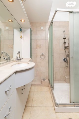 דירה, אורוגואי, קרית היובל, ירושלים