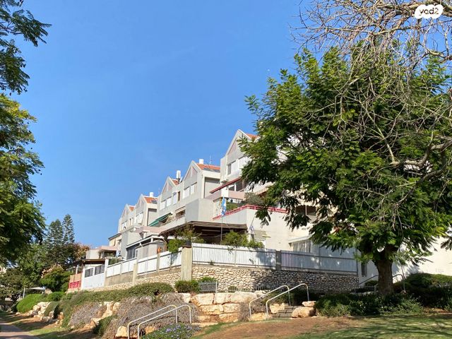 דופלקס, אירוס הארגמן 34, גבעת האירוסים, נתניה