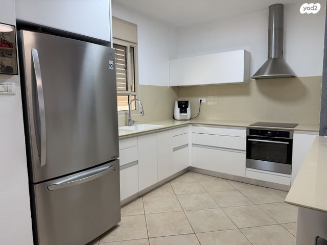 דו משפחתי, אודם, סביונים, מעלות תרשיחא