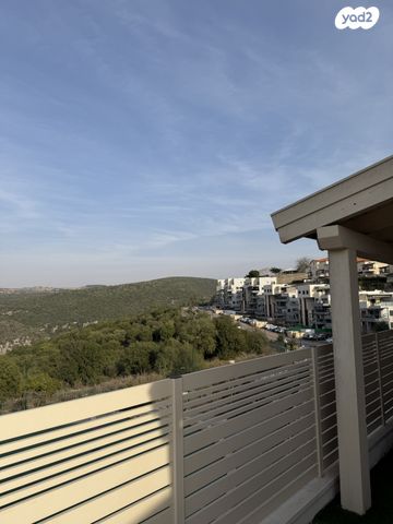 דו משפחתי, אודם, סביונים, מעלות תרשיחא