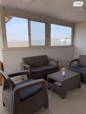 דו משפחתי, אודם, סביונים, מעלות תרשיחא