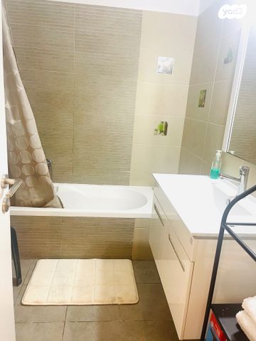 דירת גן, שדרות הנשיא השישי, קרית הלאום, ירושלים