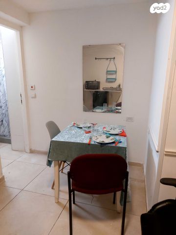 דירה, תל חי 18, הדר מרכז, חיפה