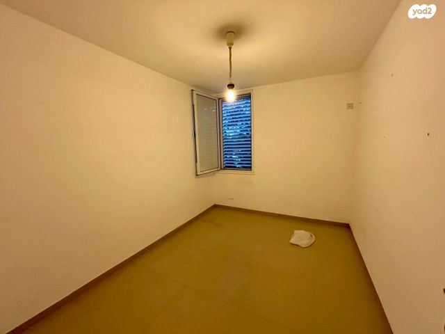 דירה, לוחמי הגטאות 1, צור שלום, קרית ביאליק