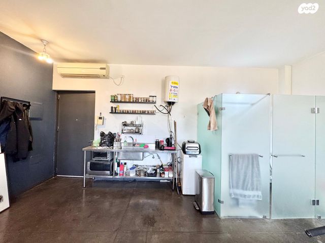 סטודיו/ לופט, שביל המרץ, גבעת הרצל, אזור המלאכה יפו, תל אביב יפו