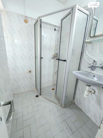 דירה, שדרות ג'יימס דה רוטשילד 8, קרית אליעזר, חיפה