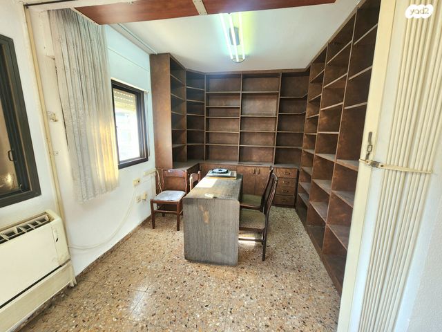 דירה, שדרות ג'יימס דה רוטשילד 8, קרית אליעזר, חיפה