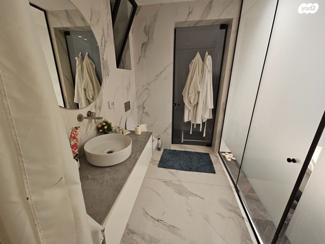 דירה, ענתות, גבעת זאב