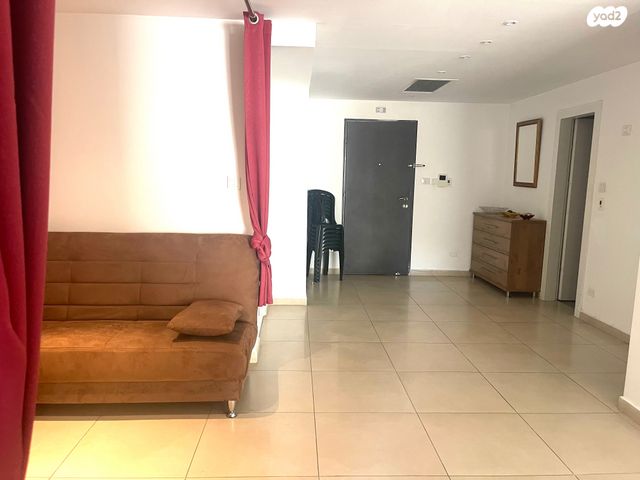 דירת גן, שדרות הנשיא השישי, קרית הלאום, ירושלים