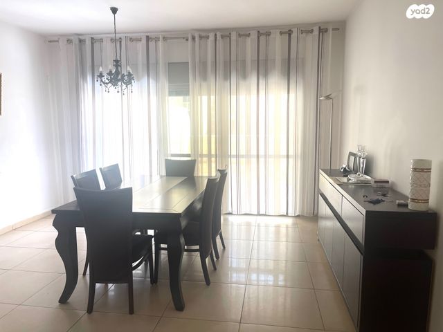 דירת גן, שדרות הנשיא השישי, קרית הלאום, ירושלים