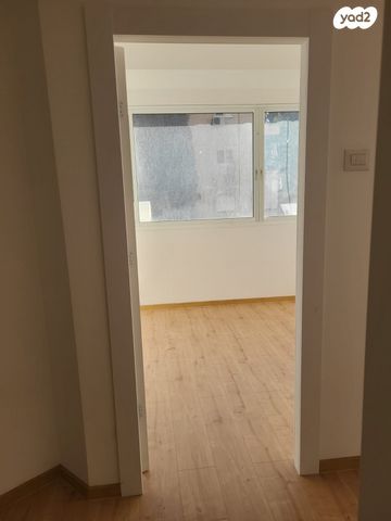 משרדים, הרצל 75, שכונת בן גוריון, מרכז העיר ג', רמת גן