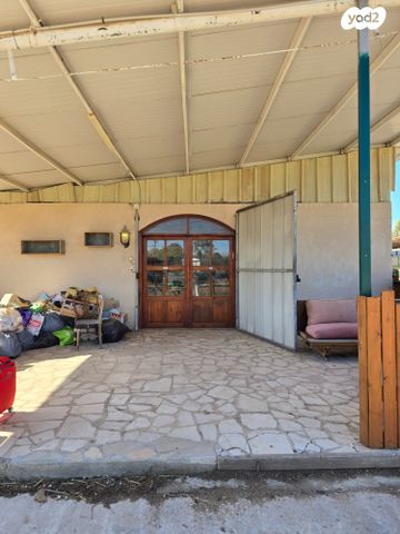 מחסנים, בני עטרות