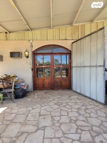 מחסנים, בני עטרות