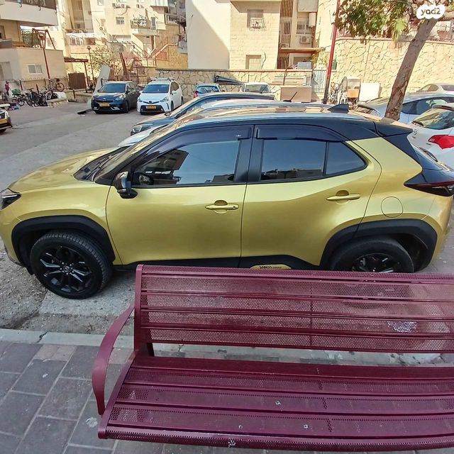 מודעת רכב טויוטה יאריס קרוס