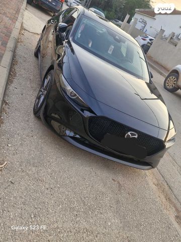 מודעת רכב מאזדה 3