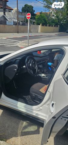 מודעת רכב מאזדה 3