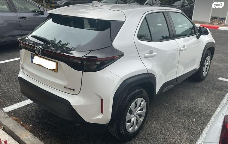 מודעת רכב טויוטה יאריס קרוס