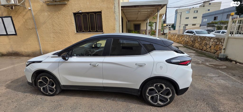 ג׳ילי Geometry C