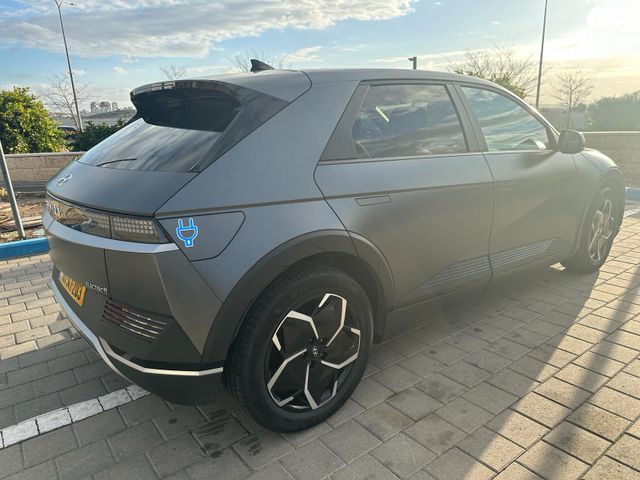 יונדאי איוניק 5