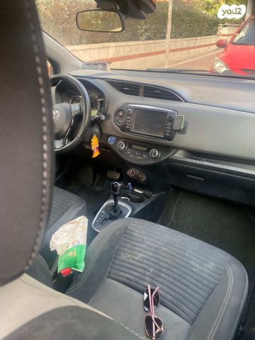 טויוטה יאריס