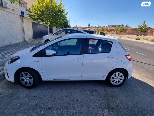 טויוטה יאריס