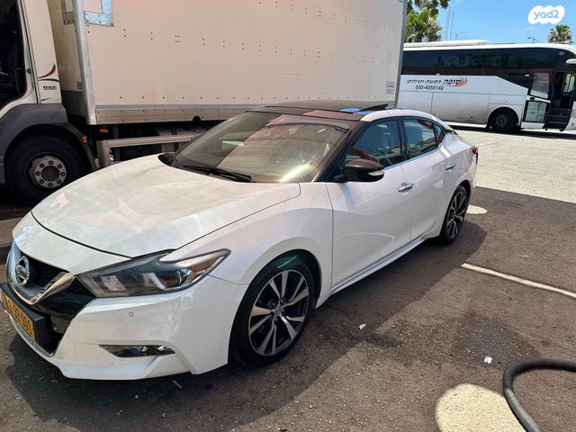 ניסאן מקסימה