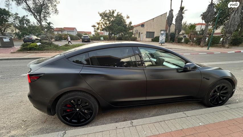 מודעת רכב טסלה מודל 3