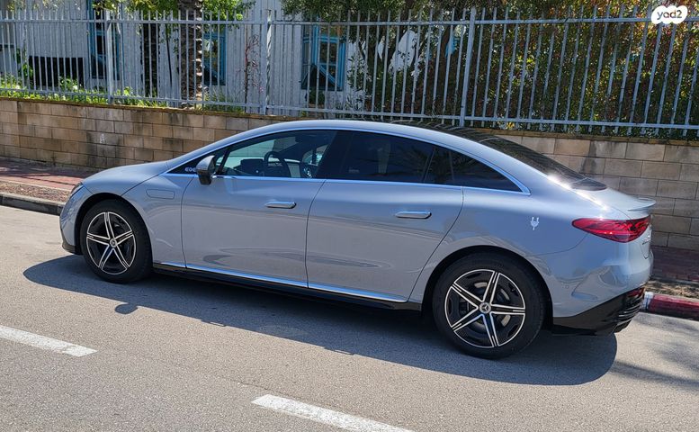 מודעת רכב מרצדס-בנץ EQE