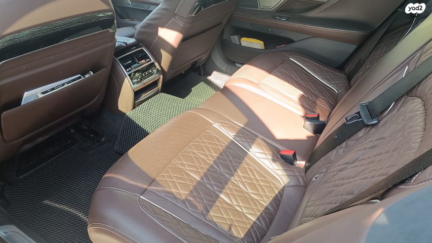 מודעת רכב ב מ וו סדרה 7