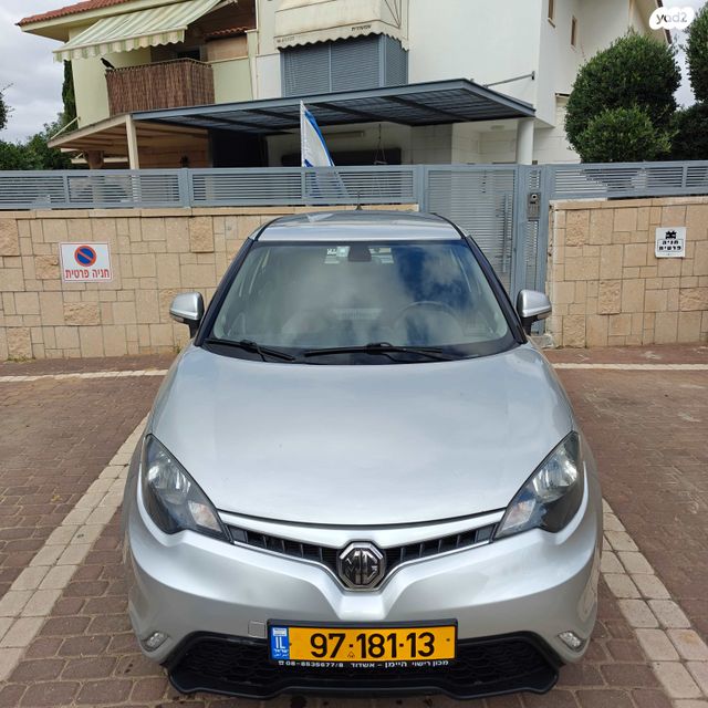 מודעת רכב אם ג'י MG3