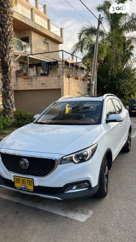 מודעת רכב אם ג'י ZS