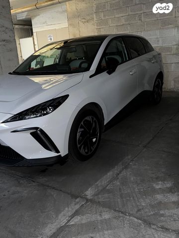 מודעת רכב אם ג'י MG4