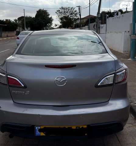 מודעת רכב מאזדה 3