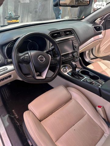 ניסאן מקסימה