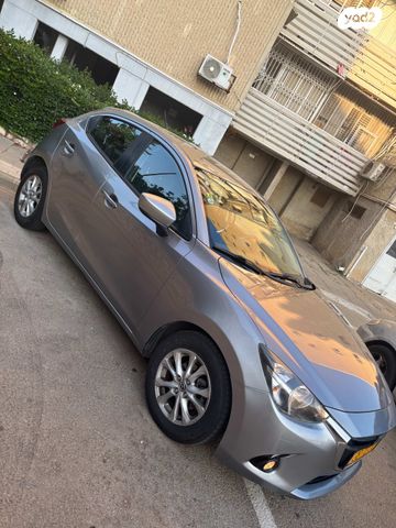 מודעת רכב מאזדה 2