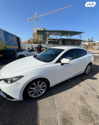 מודעת רכב מאזדה 3