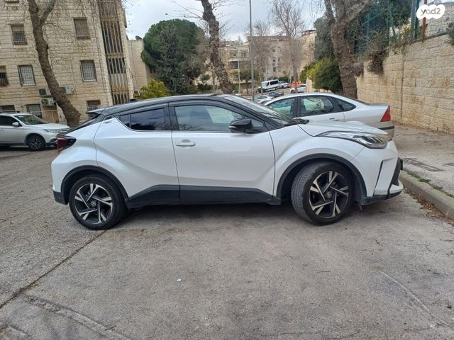 מודעת רכב טויוטה C-HR