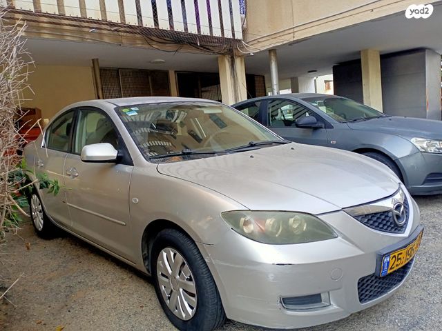 מודעת רכב מאזדה 3