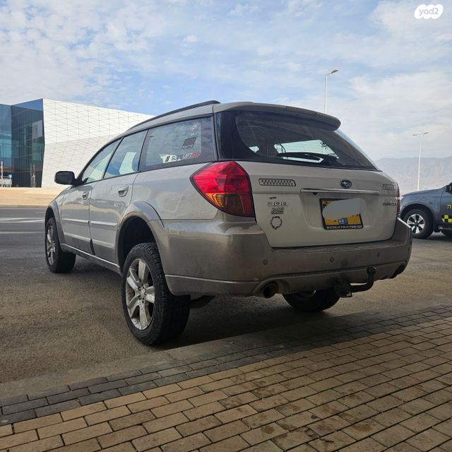 סובארו אאוטבק