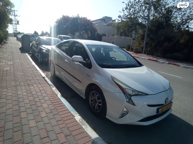 מודעת רכב טויוטה פריוס