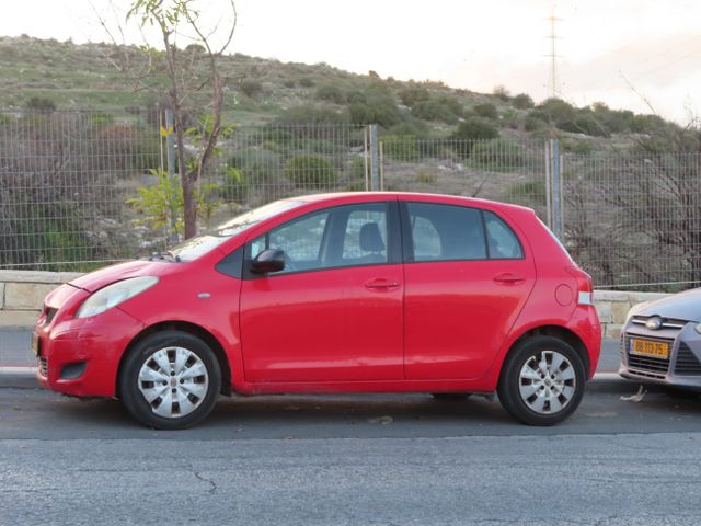 מודעת רכב טויוטה יאריס