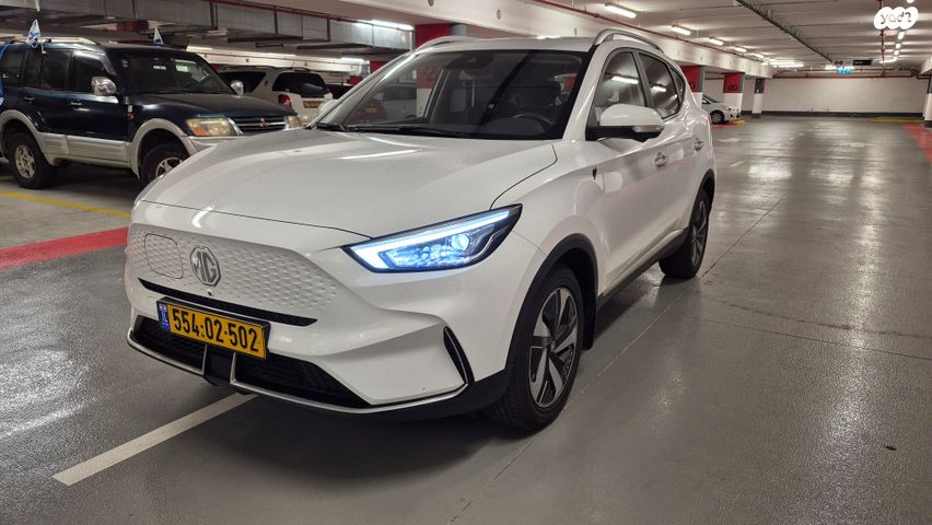 מודעת רכב אם ג'י ZS