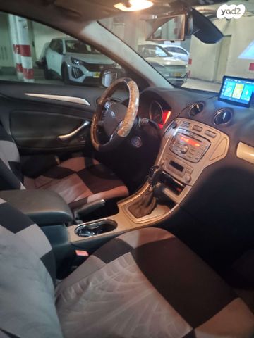 פורד מונדאו