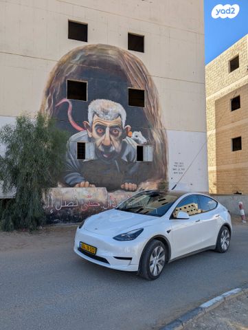 מודעת רכב טסלה מודל Y