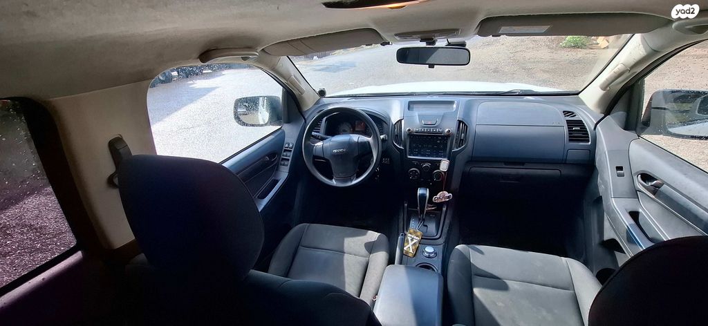 איסוזו די-מקס