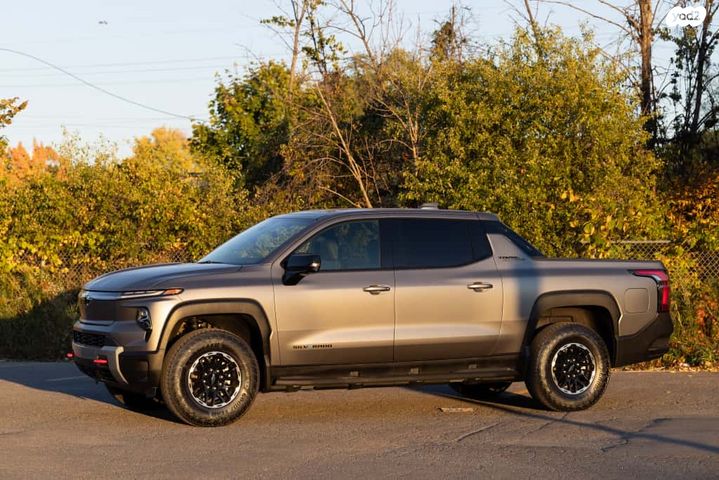 מודעת רכב שברולט סילברדו EV