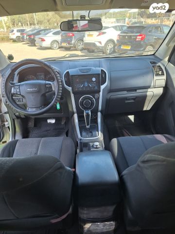 איסוזו די-מקס