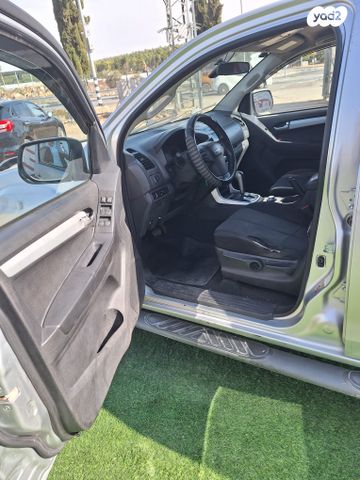 איסוזו די-מקס