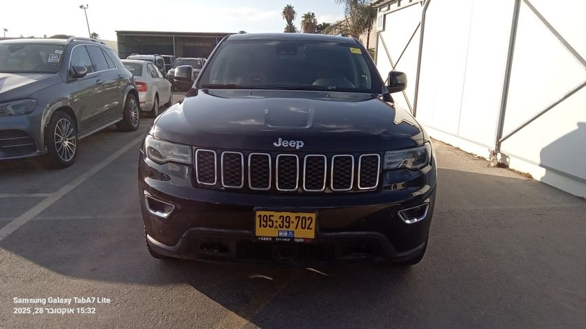 מודעת רכב ג'יפ גרנד צ'ירוקי