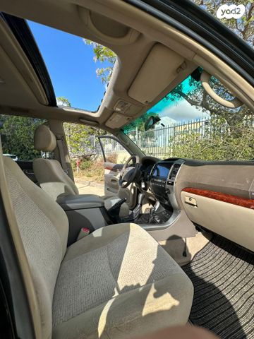 טויוטה לנד קרוזר